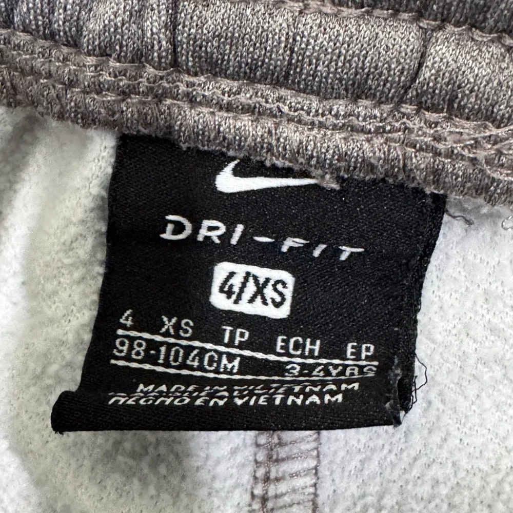 Nike Jogger Pants Boys 4/XS Gray Dri-FIT Fleece Graphic Swoosh Sweatpants
